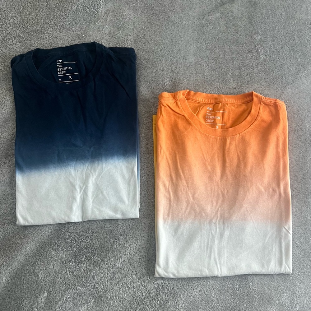 Men's Gap Crew Neck  Ombre T-Shirts - Blue and Orange (2 shirts) Small